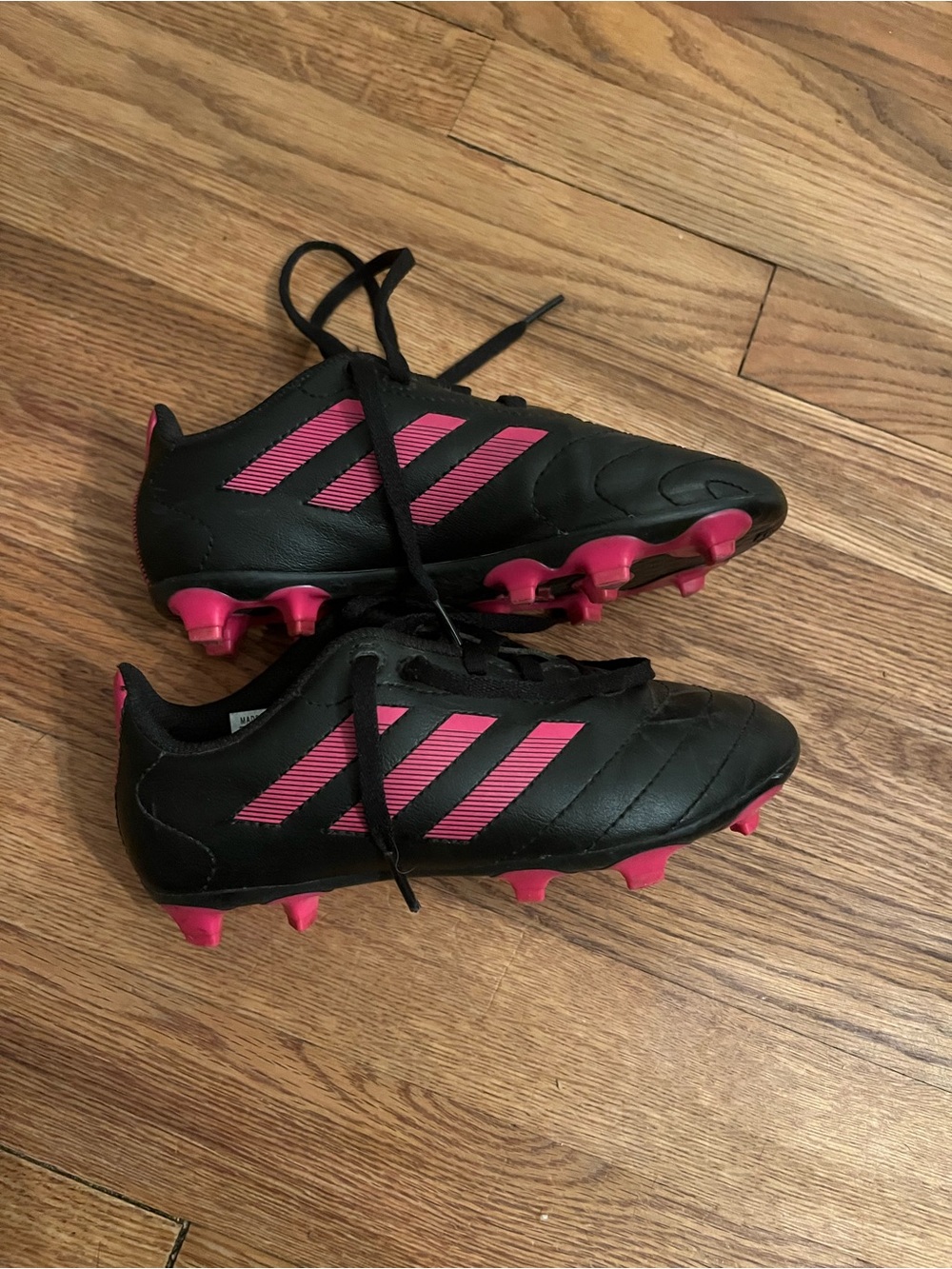 Girls adidas Kids Black and Pink Soccer Cleats - Picture 2 of 6